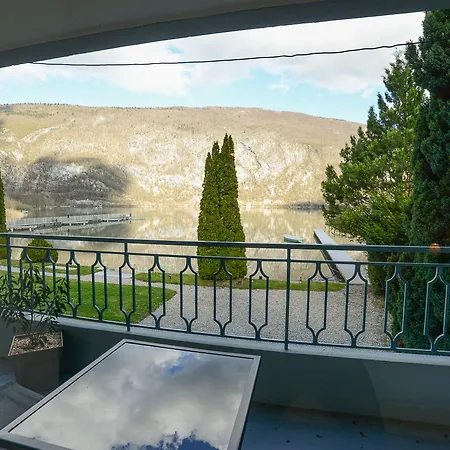 Novalaise Plage Ξενοδοχείο Novalaise