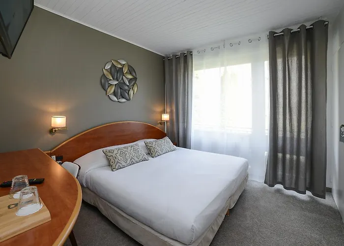 Novalaise Plage Hotell 2*