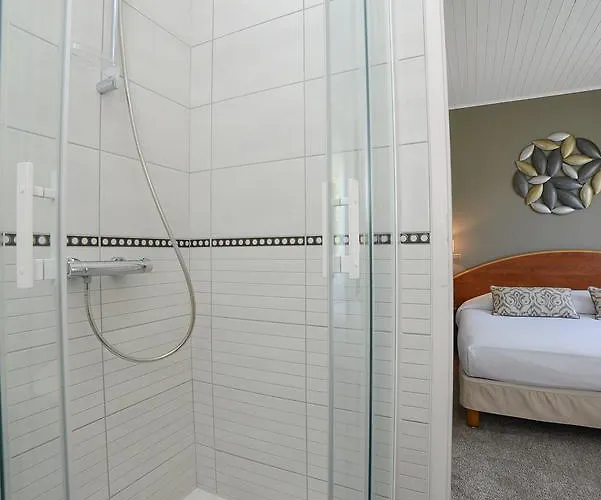 Novalaise Plage Hotell 2*