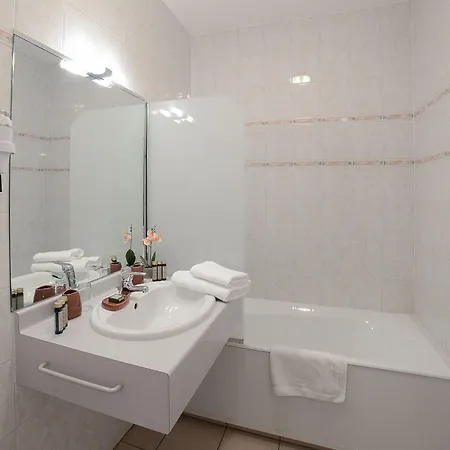 Novalaise Plage Hotel 2*