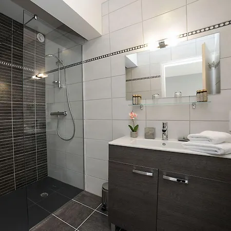 Hotel Novalaise Plage 2*