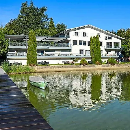 Novalaise Plage Hotel 2*