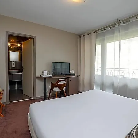 Novalaise Plage Hotel