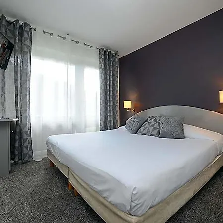 Novalaise Plage Hotel