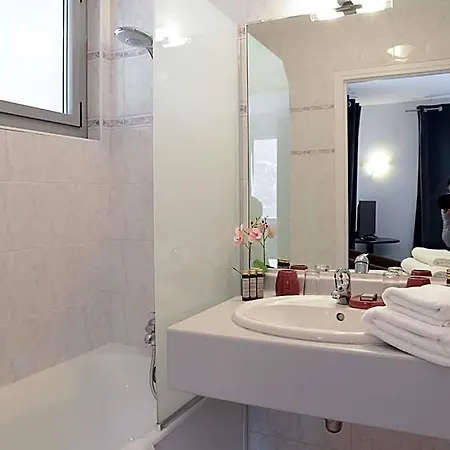 Novalaise Plage Hotel