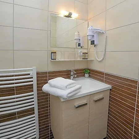 Novalaise Plage Hotel 2*