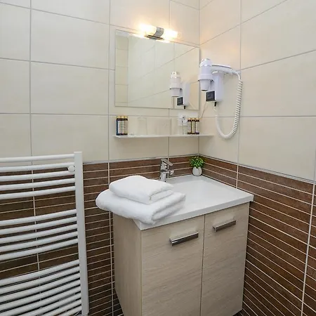 Novalaise Plage Hotel 2*