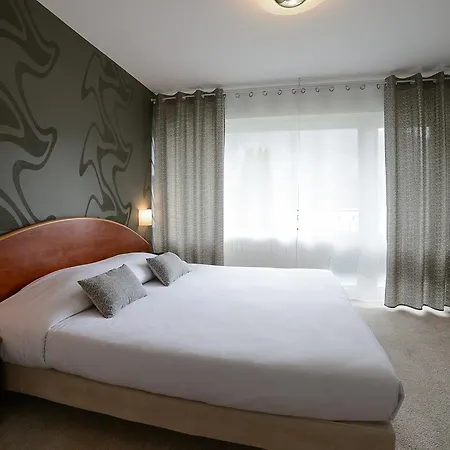 Hotel Novalaise Plage 2*