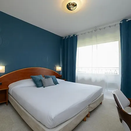 Novalaise Plage Hotel