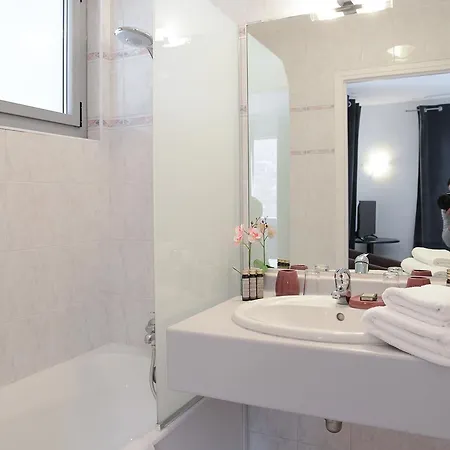 Novalaise Plage Hotel