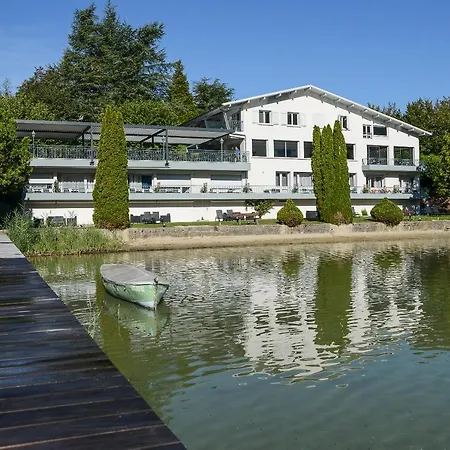 Novalaise Plage Hotel