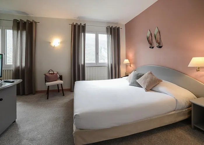 Novalaise Plage Hotell