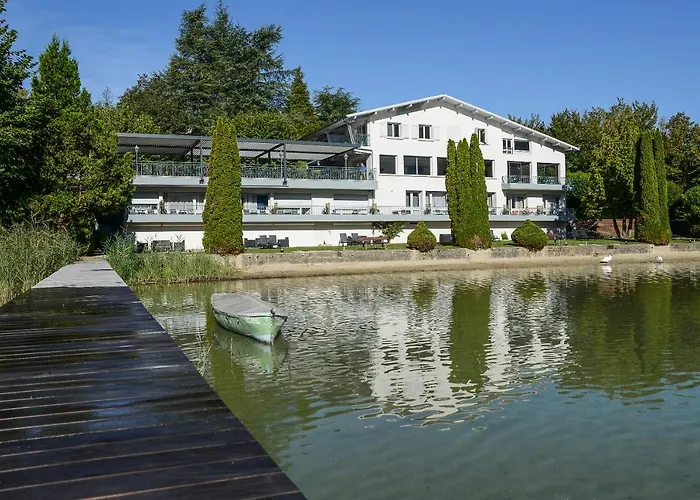 Novalaise Plage Hotell